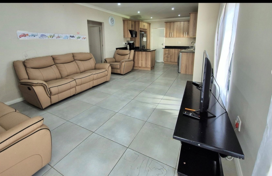 3 Bedroom Property for Sale in Overbaakens Eastern Cape